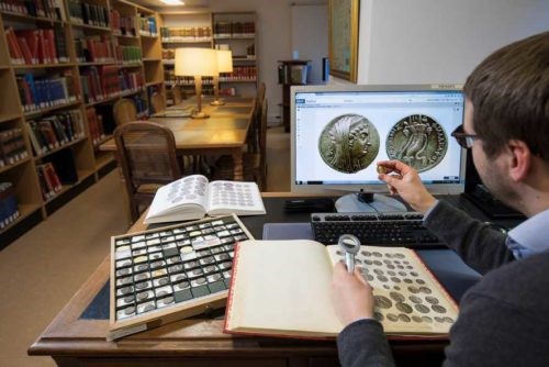 © Reading room of the Coins, Medals and Antiquities Department © E. Guyen/BnF