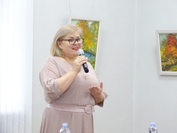 GD Elena Pintilei opening the event